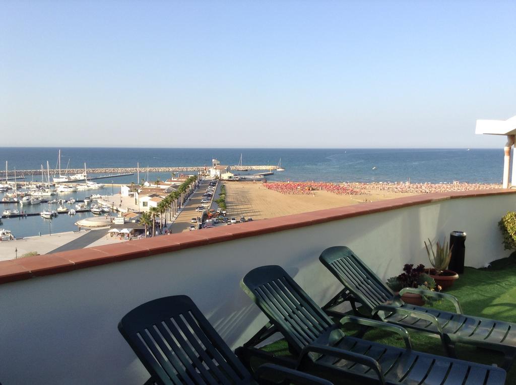 Hotel Borgo Marina โรดิการ์กานิโก ภายนอก รูปภาพ