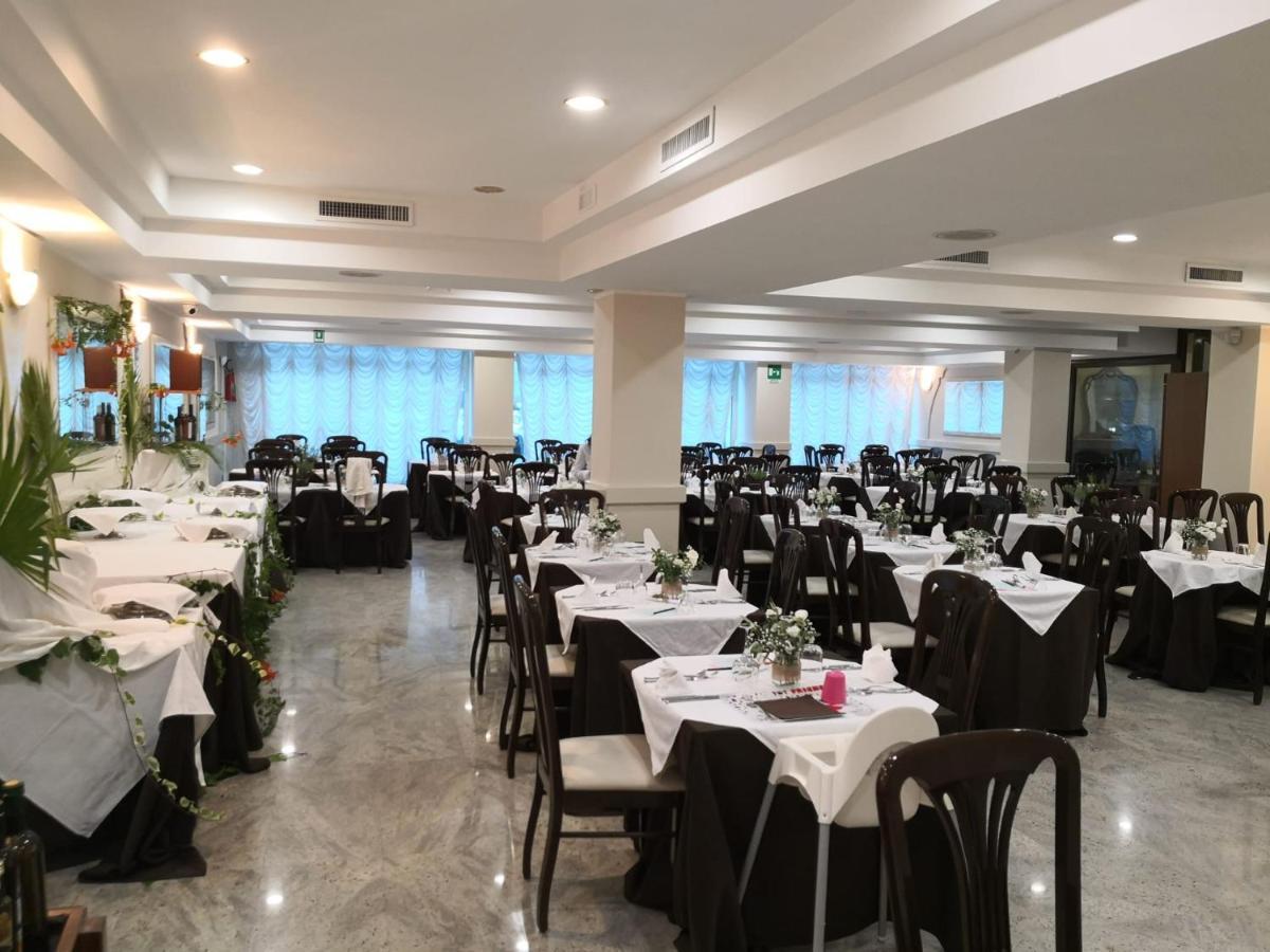 Hotel Borgo Marina โรดิการ์กานิโก ภายนอก รูปภาพ